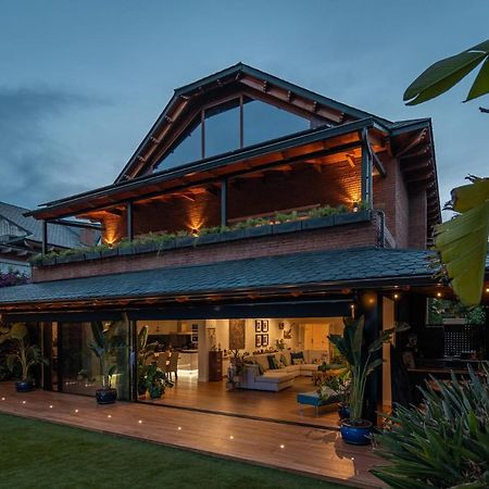 Barcelona'S Tropical Oasis Villa ซานต์ ฮัสต์ เดสเวร์น ภายนอก รูปภาพ