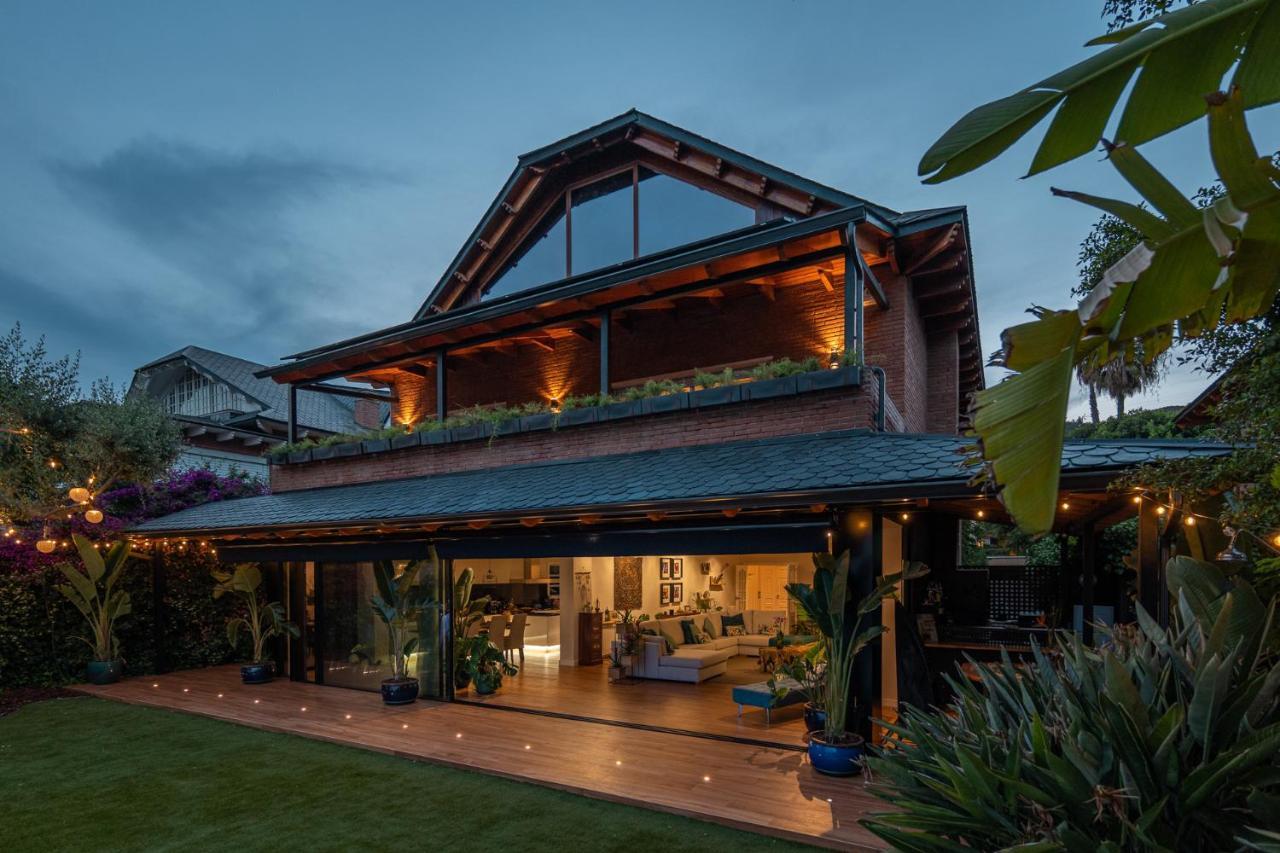 Barcelona'S Tropical Oasis Villa ซานต์ ฮัสต์ เดสเวร์น ภายนอก รูปภาพ