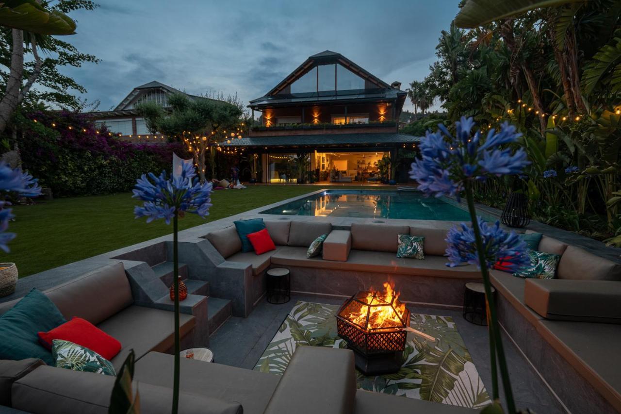 Barcelona'S Tropical Oasis Villa ซานต์ ฮัสต์ เดสเวร์น ภายนอก รูปภาพ
